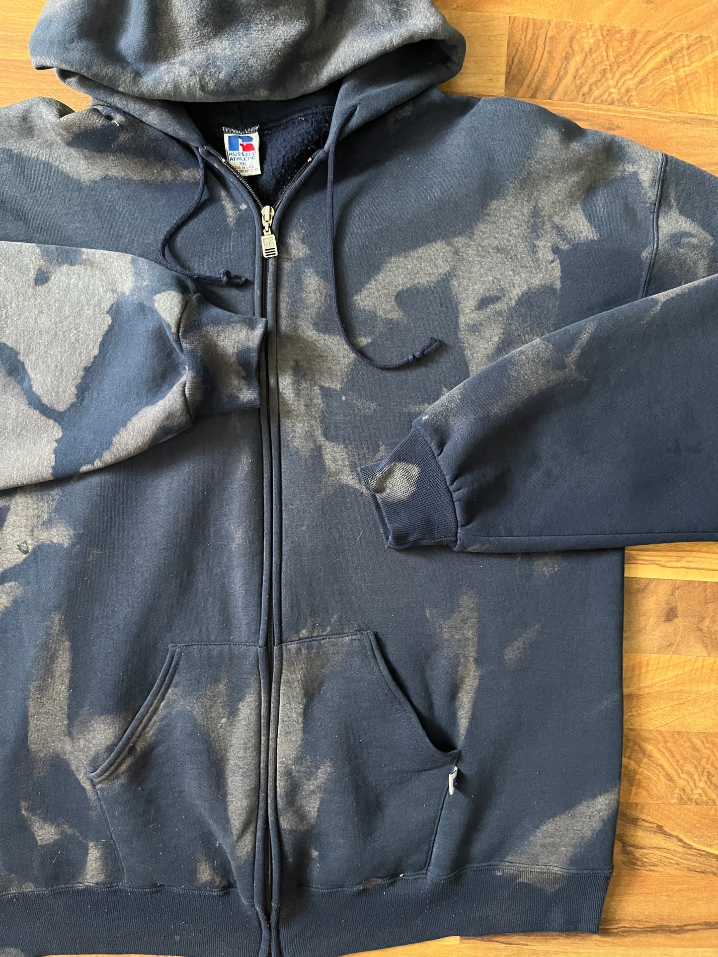 FEMININE RAGE Bleached Zip-Up | 2XL