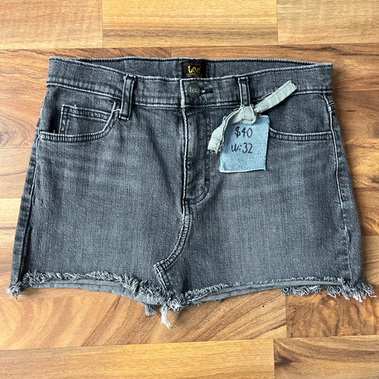 Gray Upcycled Denim Skirt | W: 32