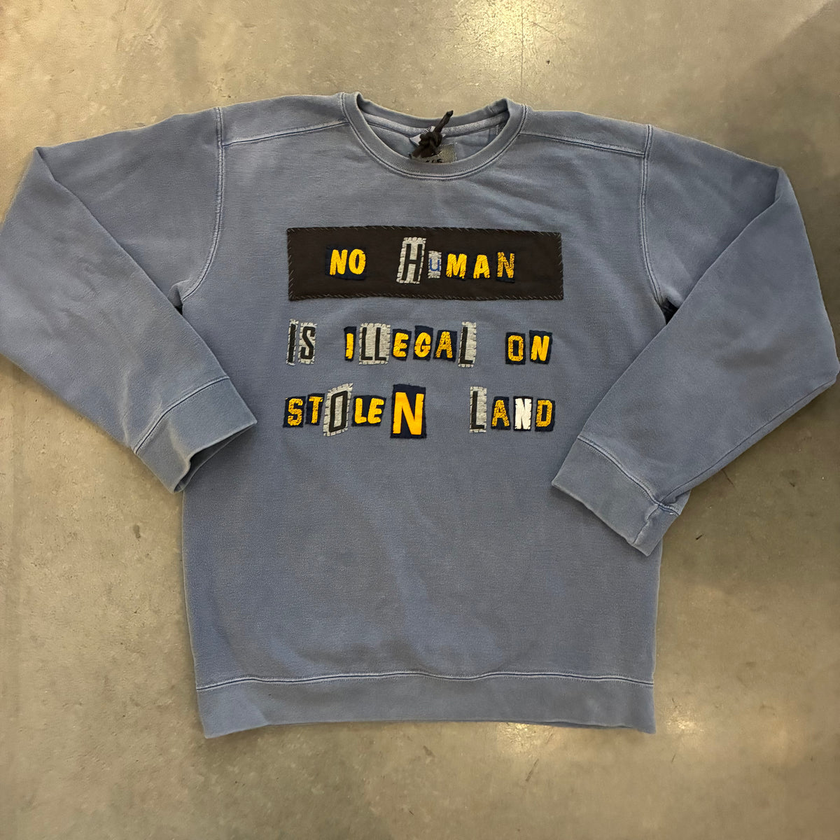 NO HUMAN IS ILLEGAL Crew | S