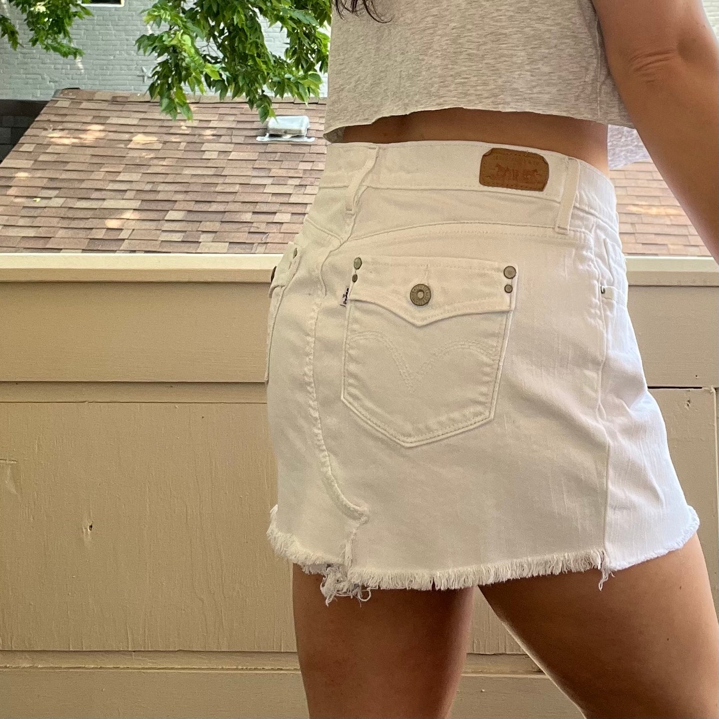 Levi's White High Rise Mini Skirt | W: 32