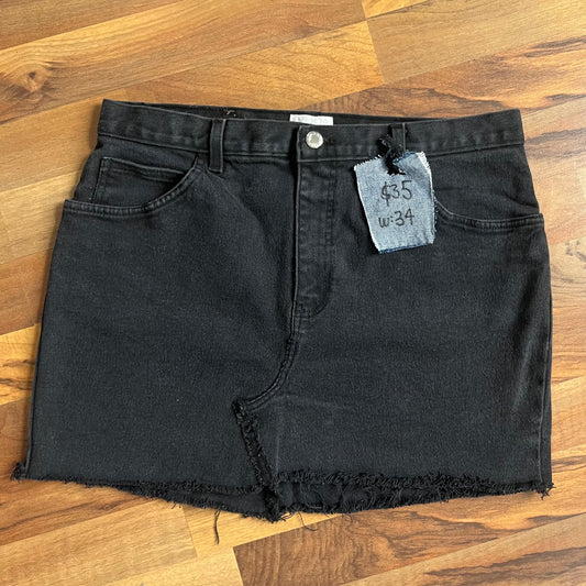 Black Mini Skirt | W: 34