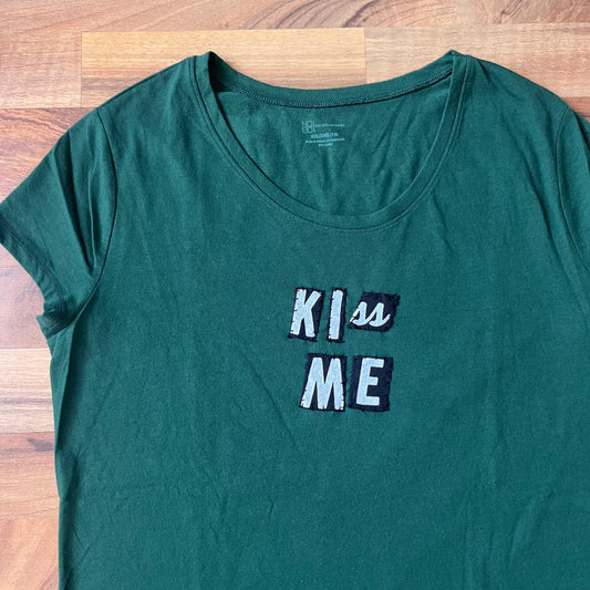 KISS ME Ransom Tee | Women's XL