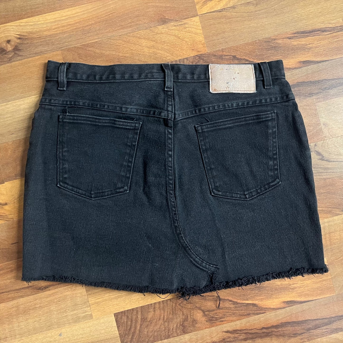 Black Mini Skirt | W: 34