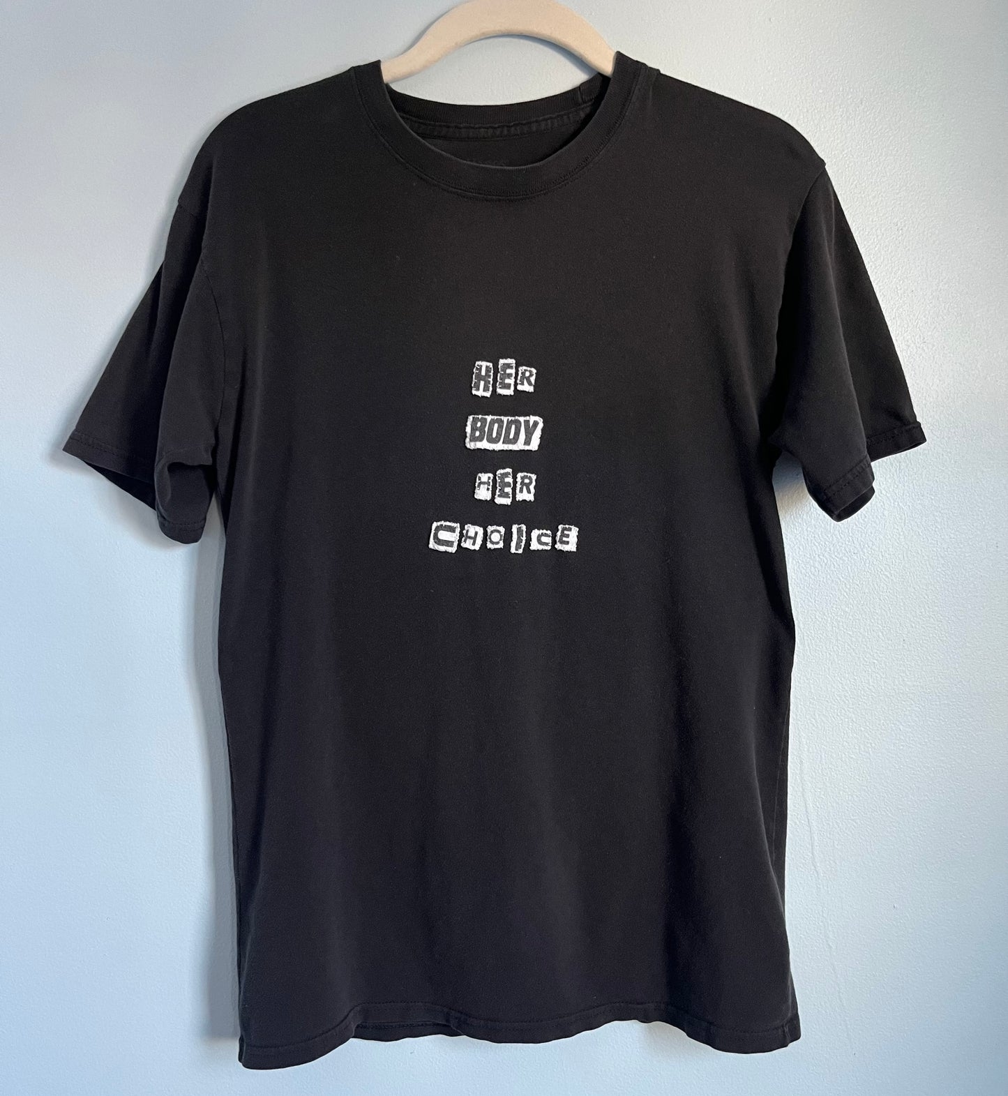 HER BODY HER CHOICE Ransom Tee | M