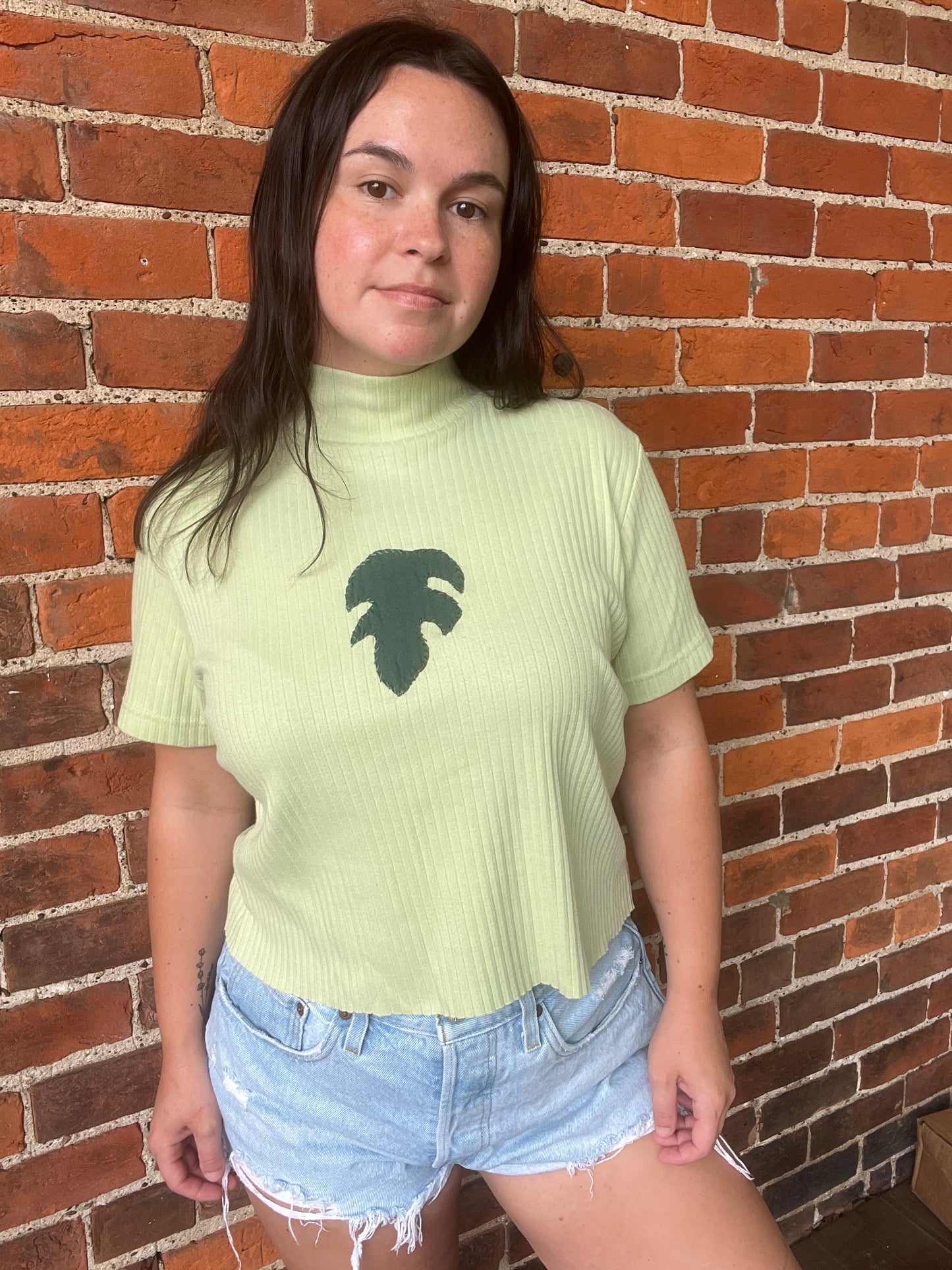 Green Ribbed Monstera Turtleneck Tee | Women's L