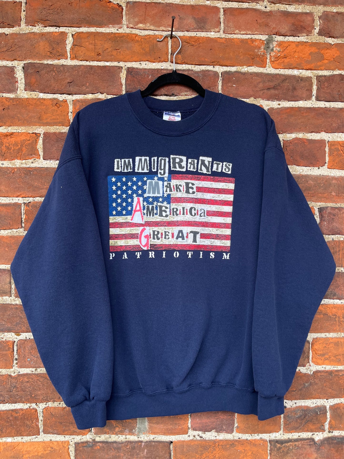 IMMIGRANTS MAKE AMERICA GREAT Crew | L