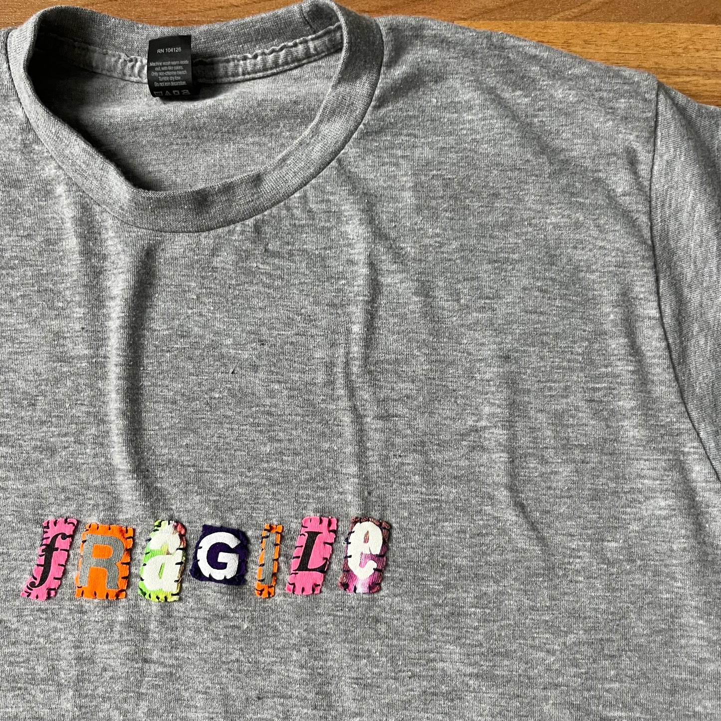 FRAGILE Ransom Tee | M