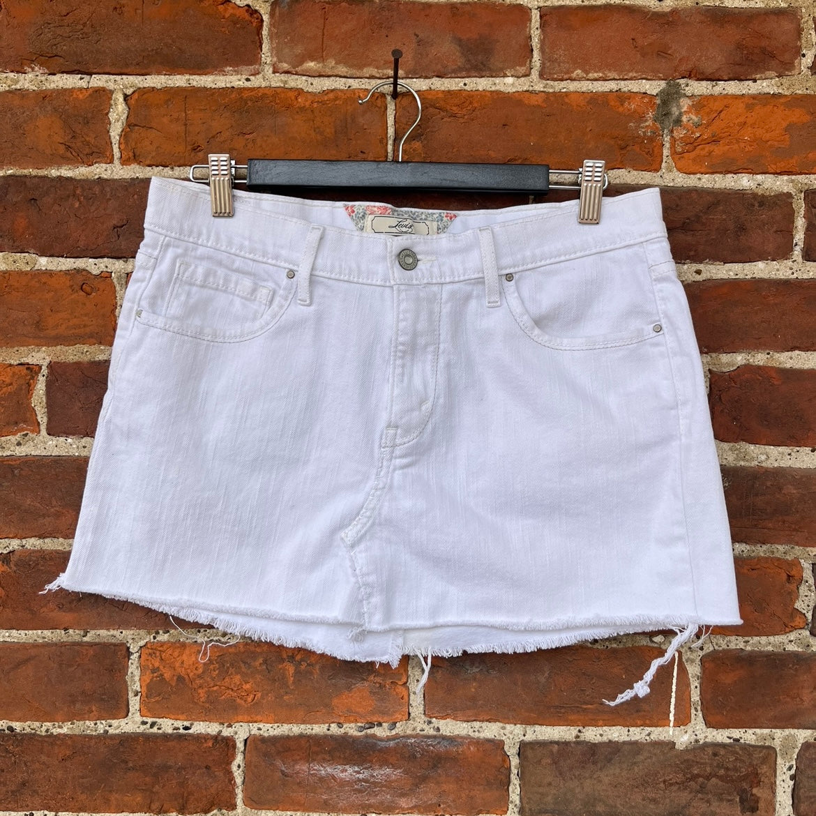 Levi's White High Rise Mini Skirt | W: 32