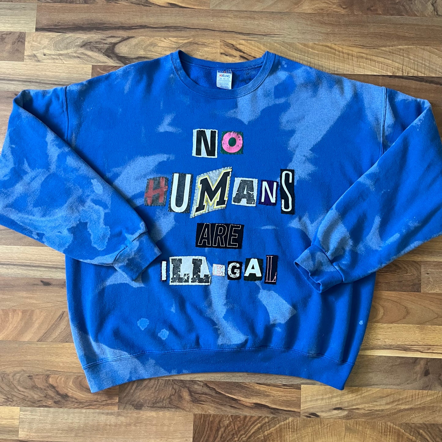 NO HUMANS ARE ILLEGAL | 2XL