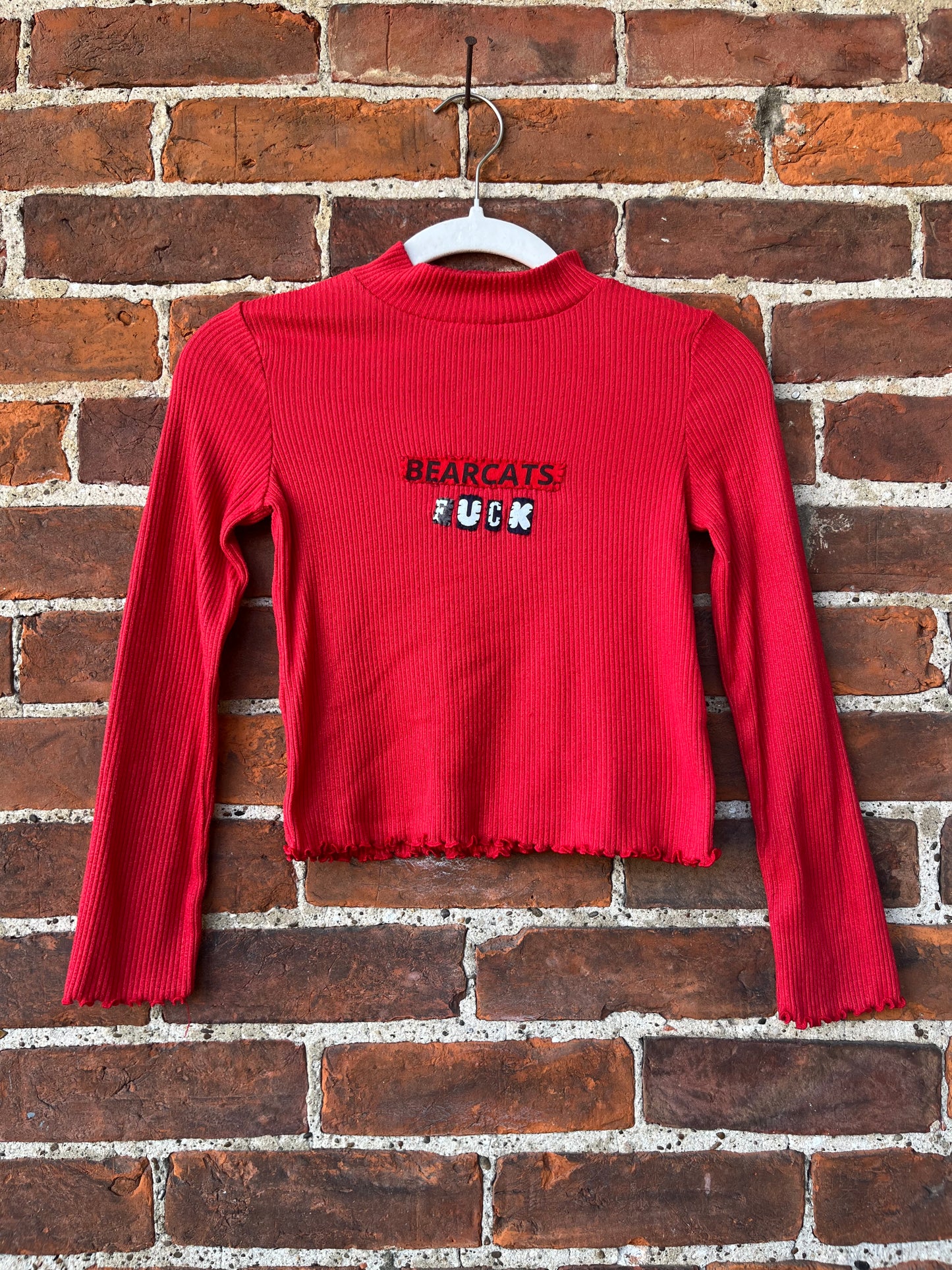 BEARCATS FUCK Turtleneck Ransom Tee | XS