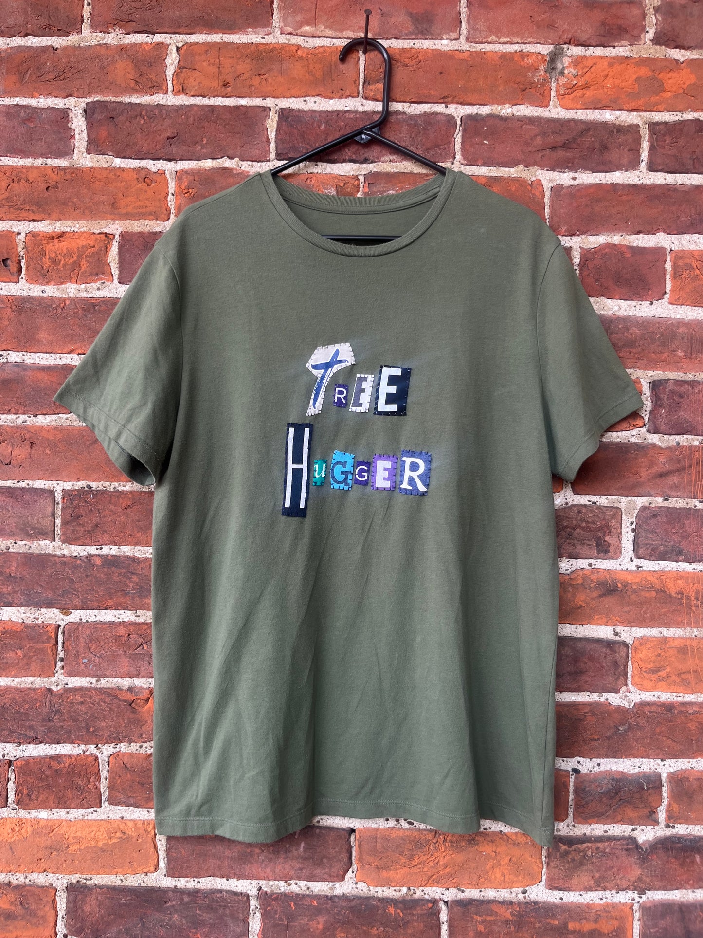 TREE HUGGER Ransom Tee | Large