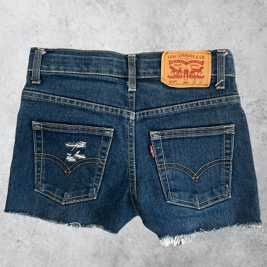 Medium Wash Distressed Levi's | Size Youth 8
