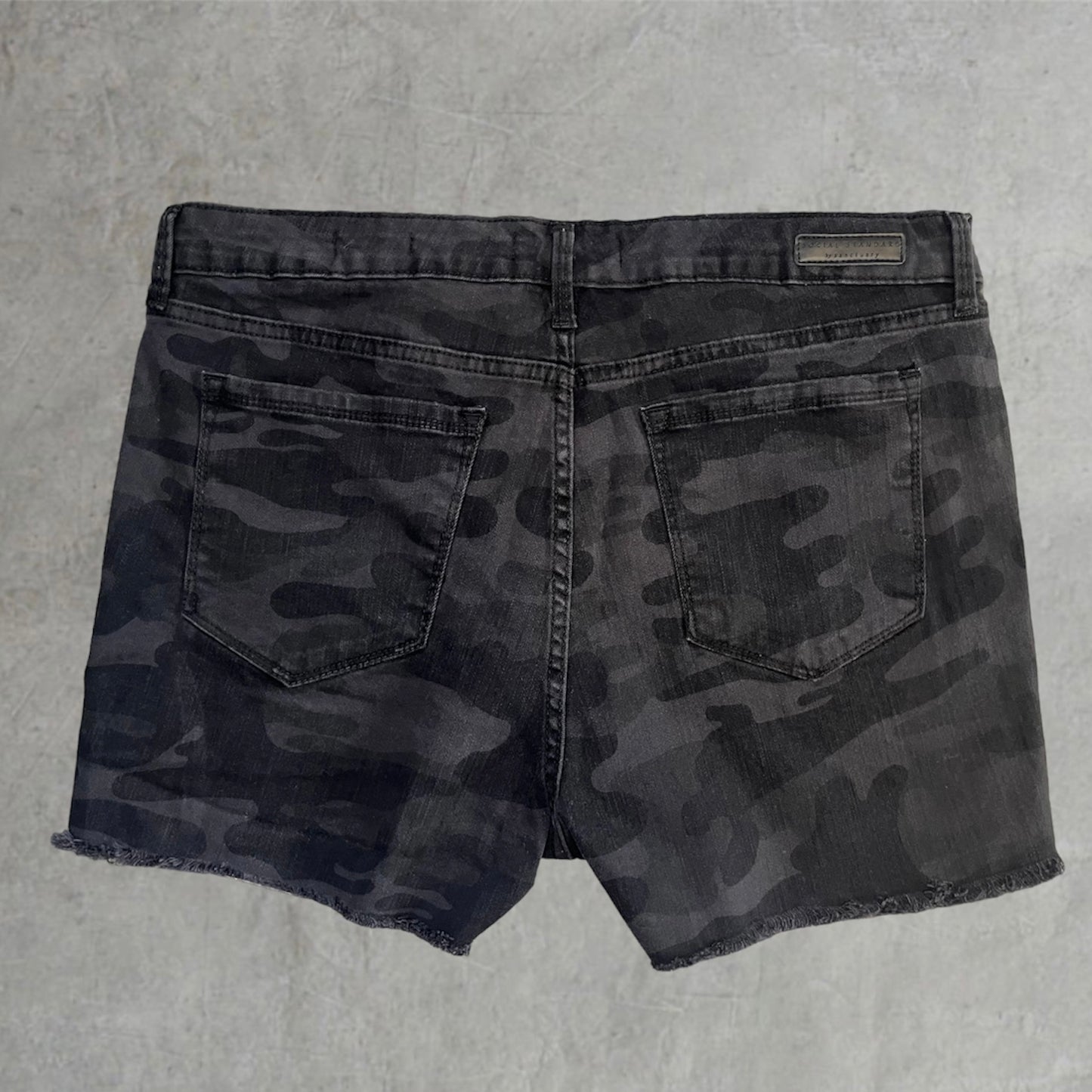 Black Camo Social Standard | W: 35