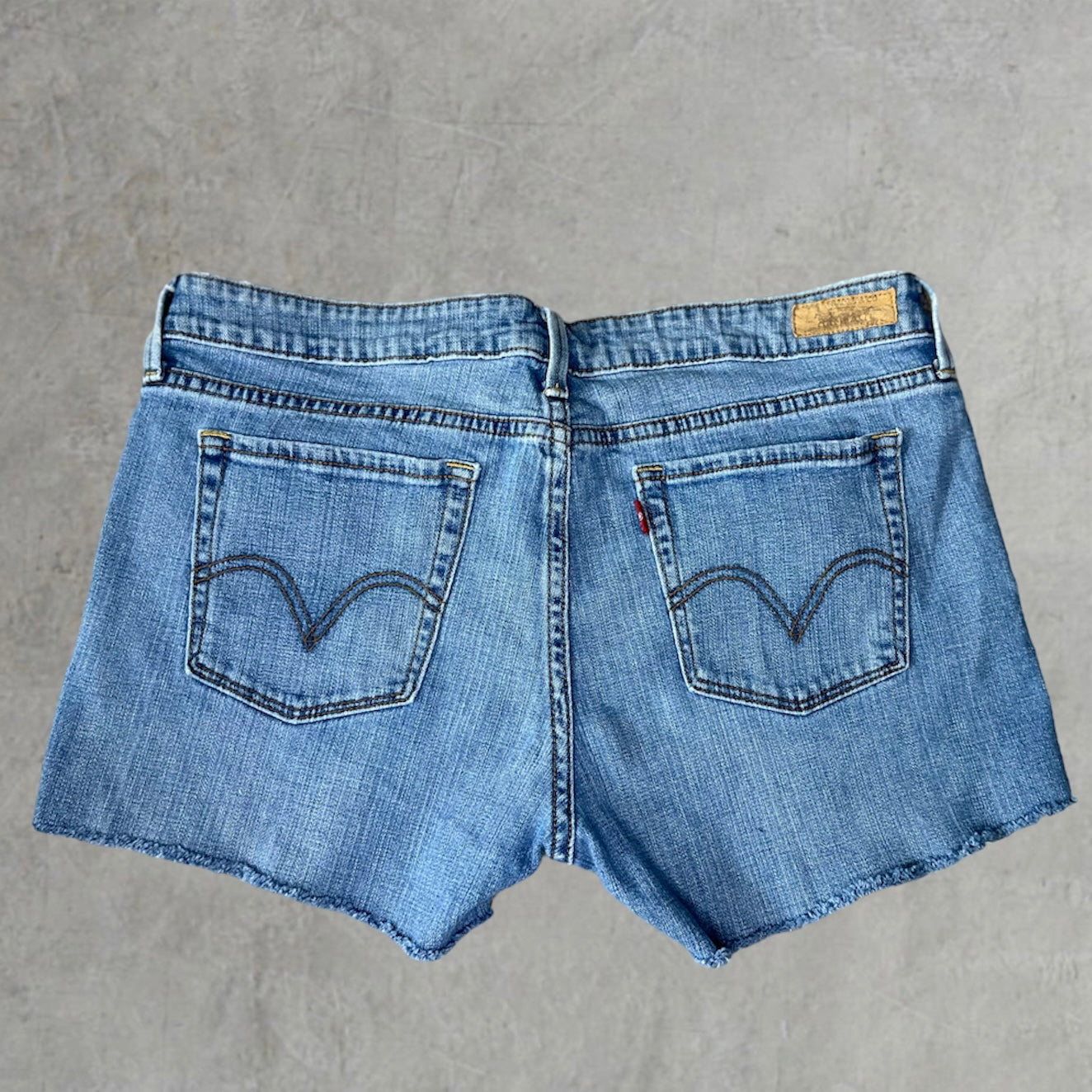 Medium Wash 545 Low-Rise Levi's