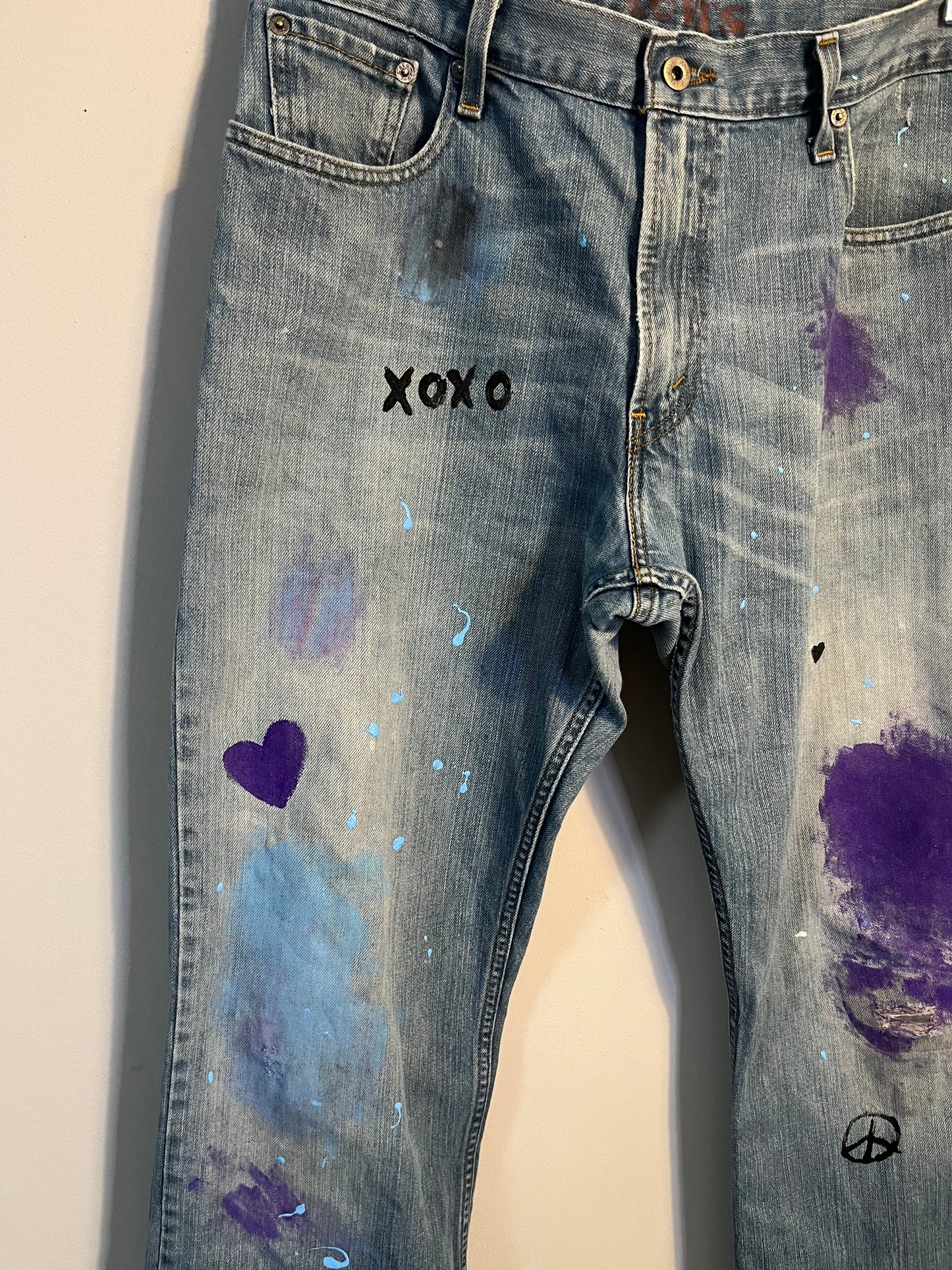 Medium Wash Painted Levi's 527 | Waist 36