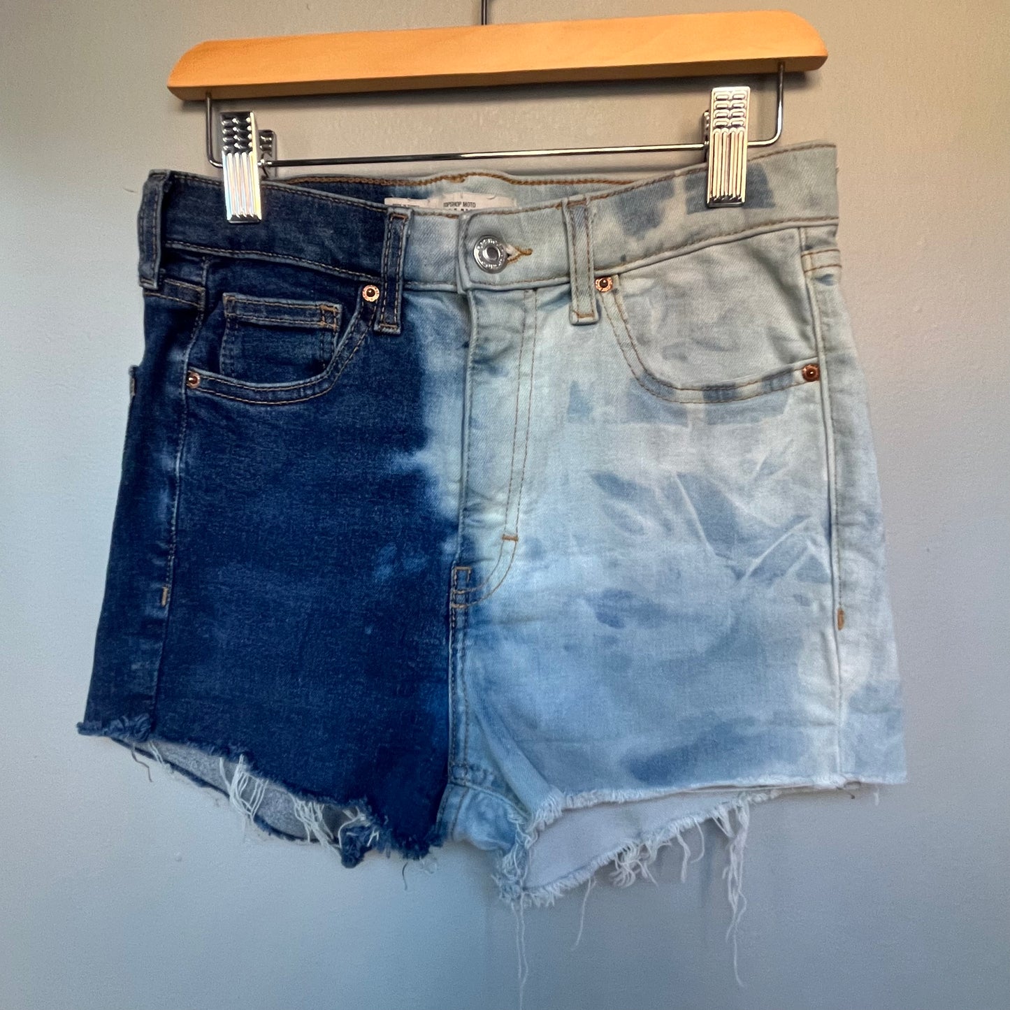 Dark Wash Split Bleach | Waist 26