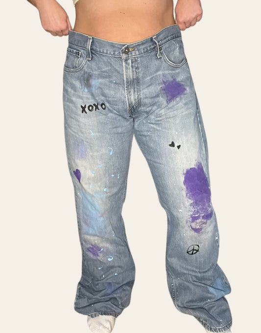 Medium Wash Painted Levi's 527 | Waist 36