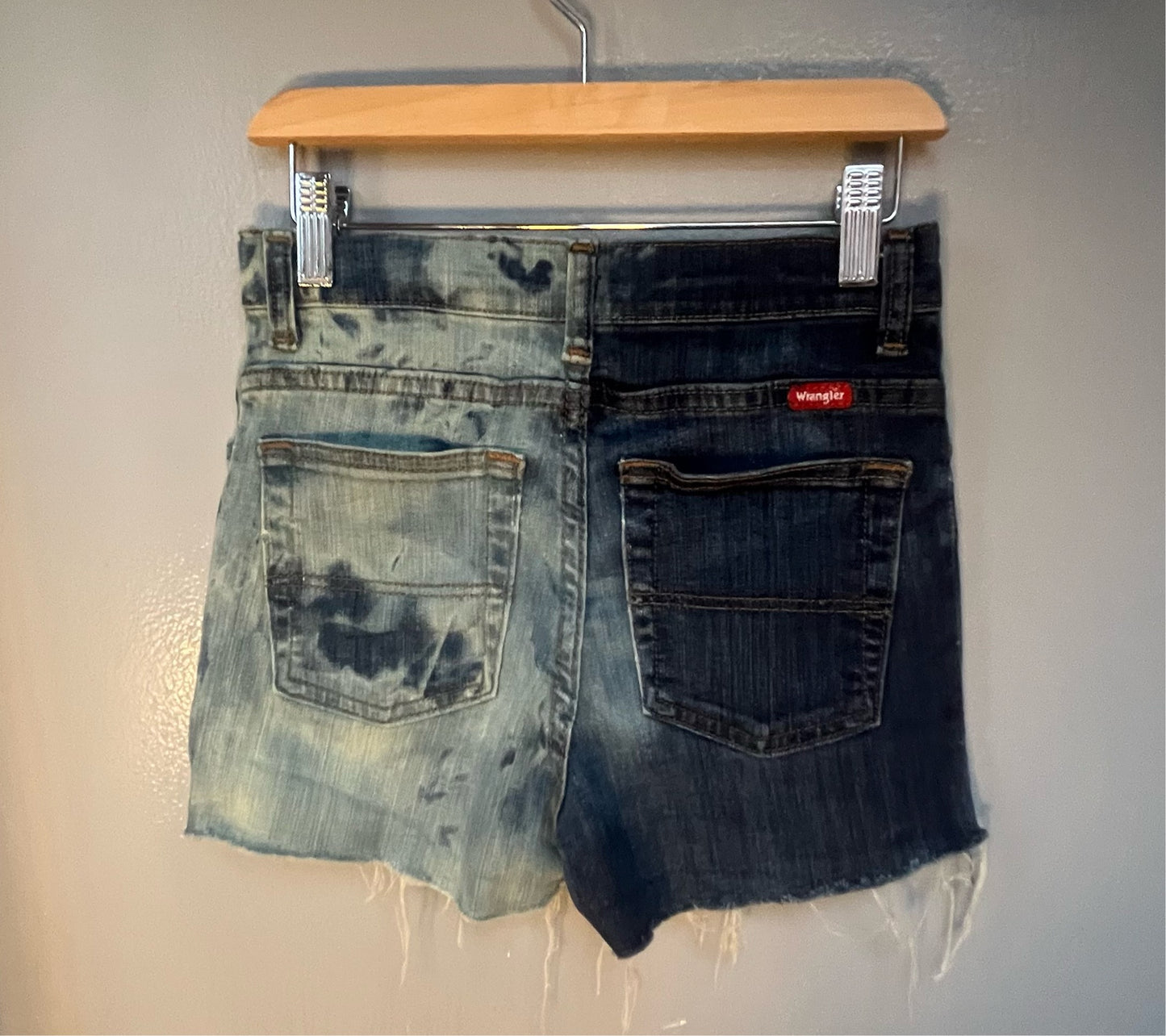 Split Bleach Wrangler | W: 25