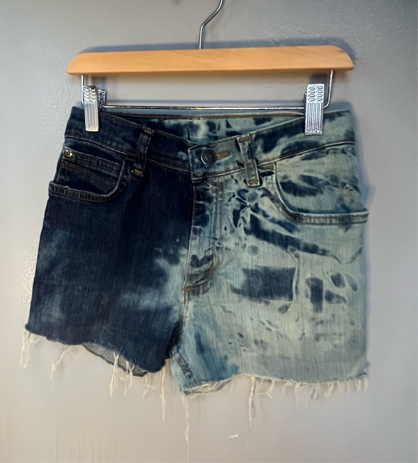 Split Bleach Wrangler | W: 25