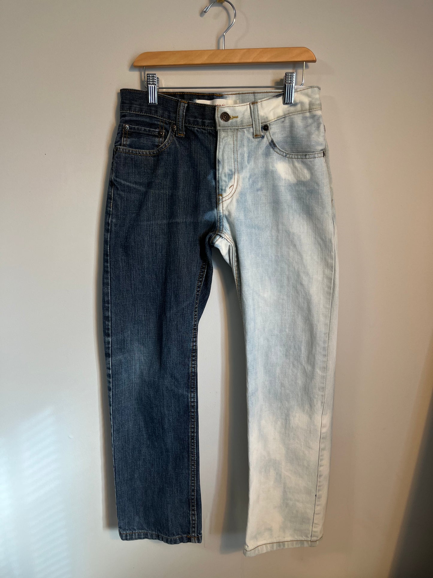 Dark Wash Levi's 505 Split Leg Bleach Jeans | Waist 27