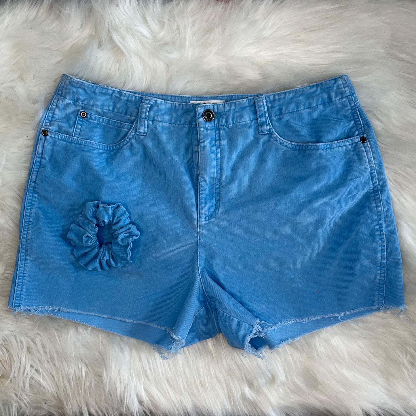 Bright Blue Vintage Corduroy Shorts w/ Matching Scrunchie | W: 34 in