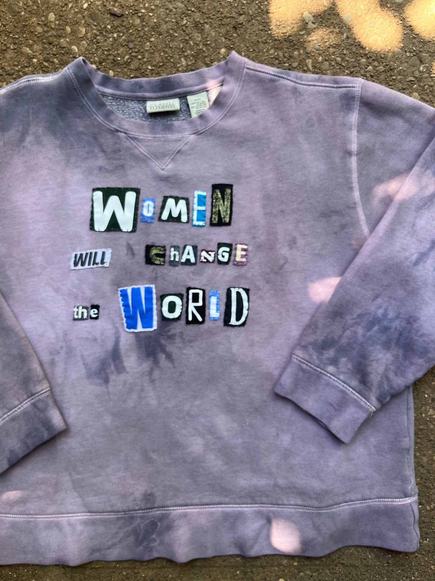 WOMEN WILL CHANGE THE WORLD Crew | Women's XL