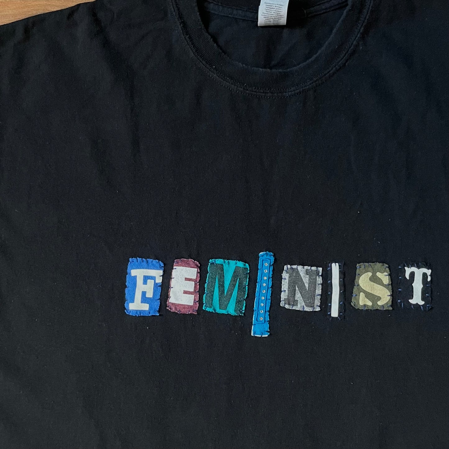 FEMINIST Ransom Tee | XL