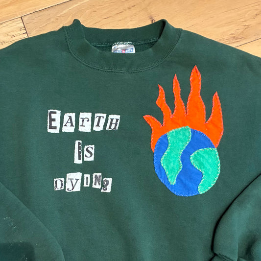 EARTH IS DYING Crew | L