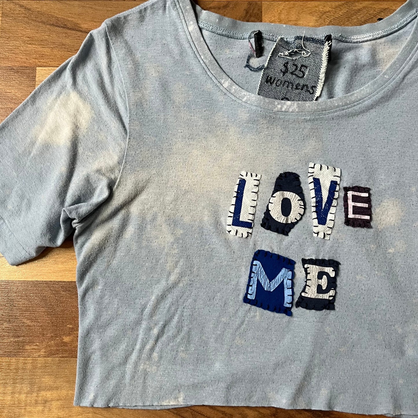 LOVE ME Cropped Ransom Tee | Women's S