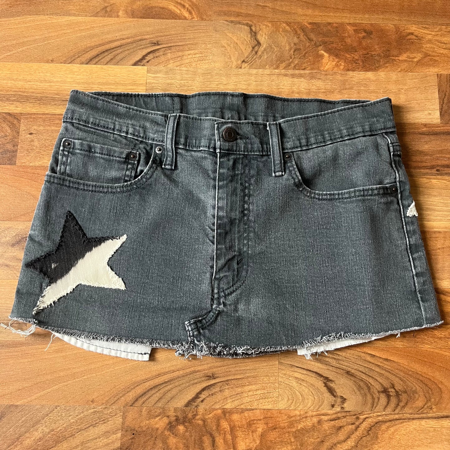 Levi's Low-rise Star Patchwork Mini Skirt | W: 32