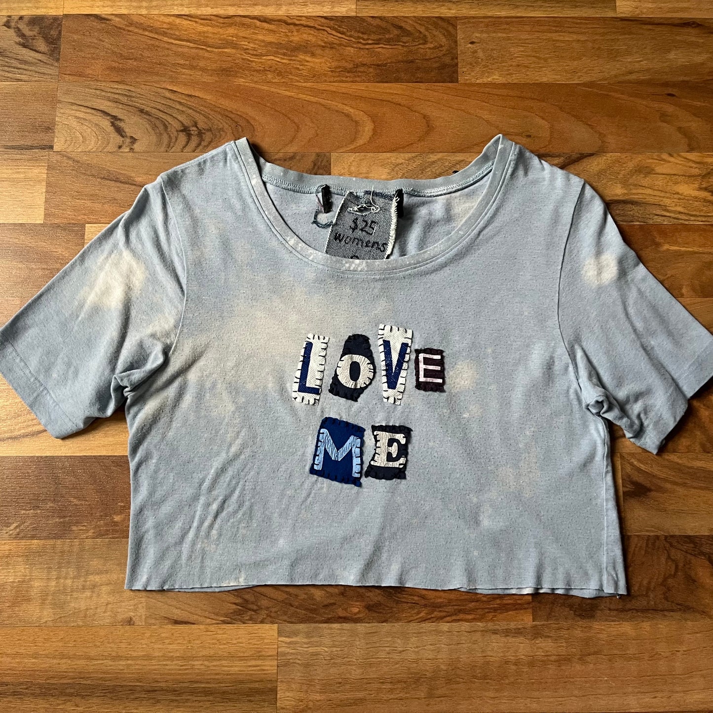 LOVE ME Cropped Ransom Tee | Women's S