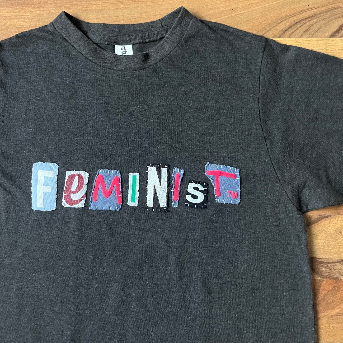 FEMINIST Ransom Tee | XS