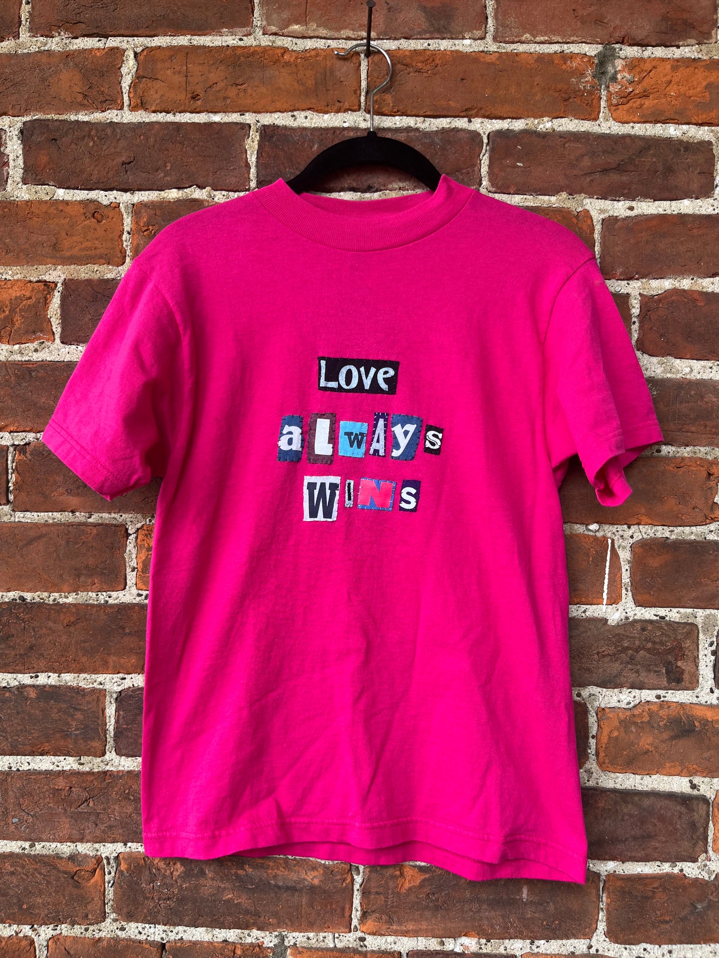 Hot Pink LOVE ALWAYS WINS Ransom Tee | Small