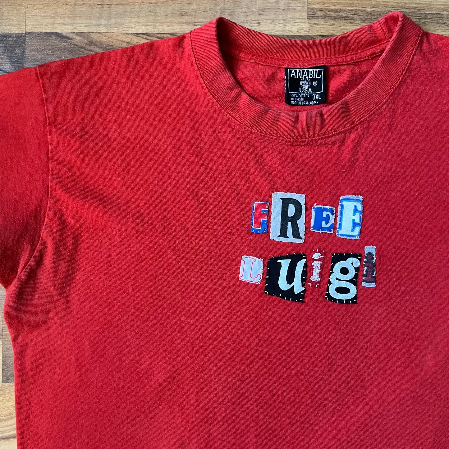 Red Vintage FREE LUIGI Ransom Tee | L