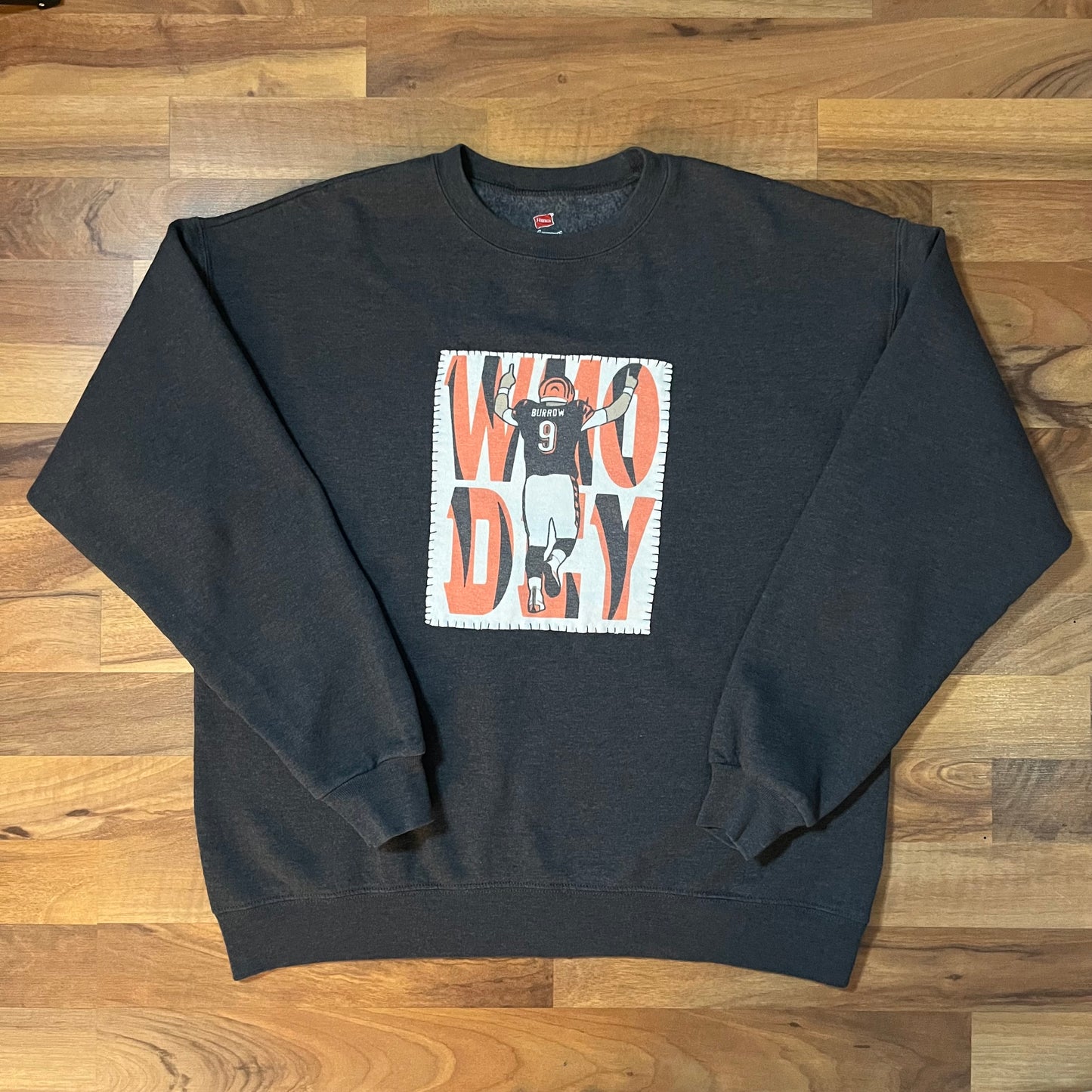 WHO DEY Joe Burrow Stitched Bengals Crewneck | L