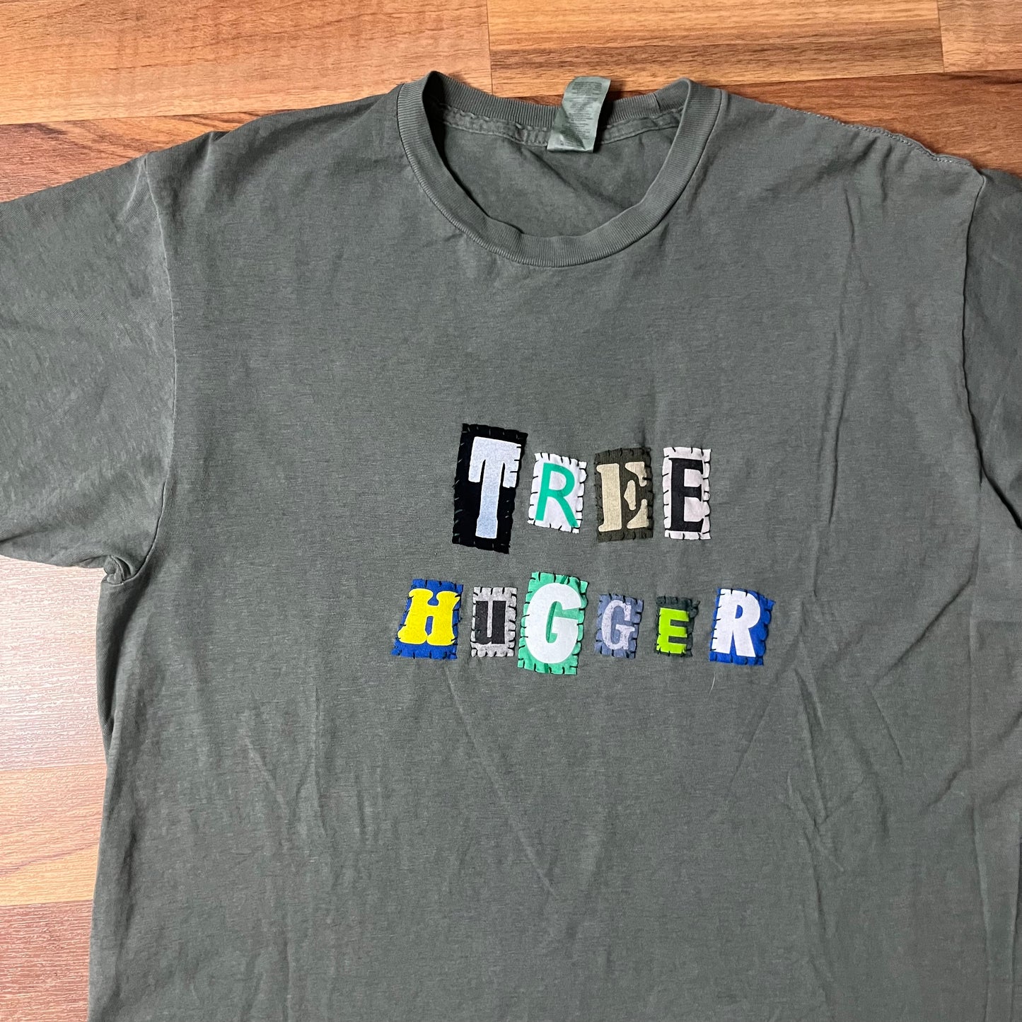 TREE HUGGER Ransom Tee | L