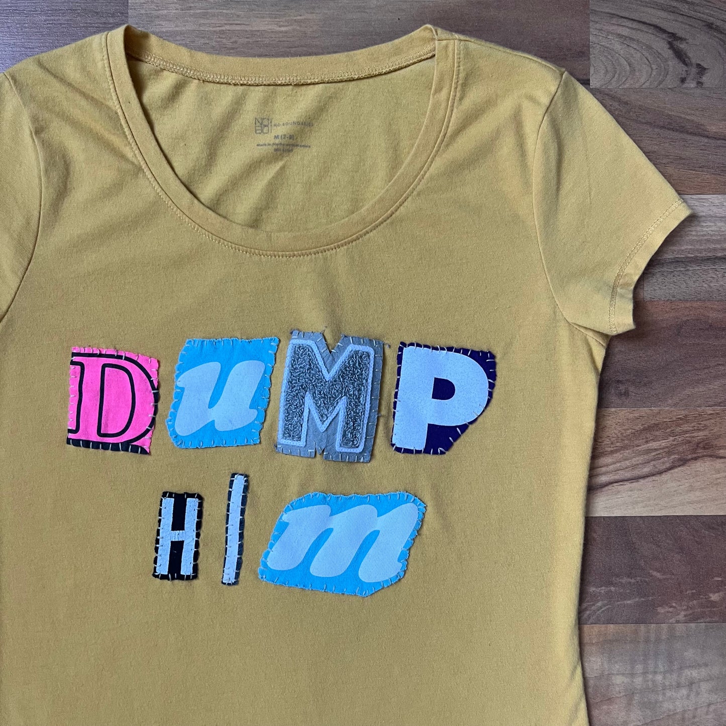 DUMP HIM Fitted Ransom Tee | Women's M