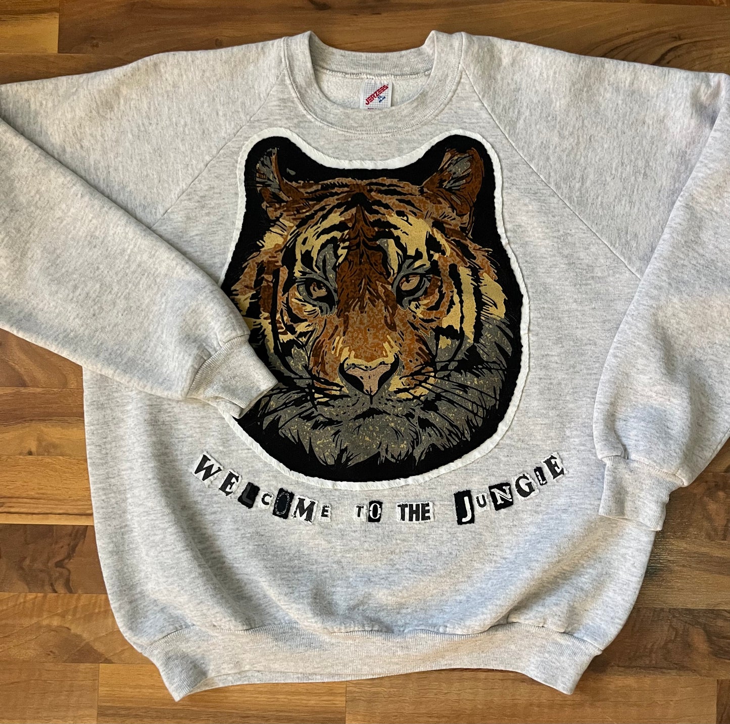 WELCOME TO THE JUNGLE Vintage Crew | L/XL