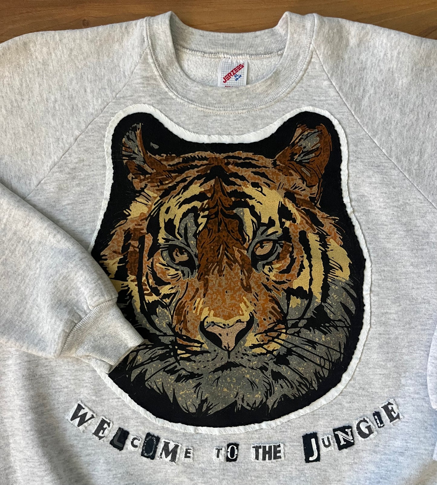 WELCOME TO THE JUNGLE Vintage Crew | L/XL