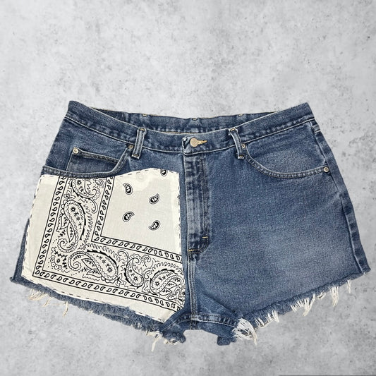 White Bandana Wrangler Cut-Offs | W: 38