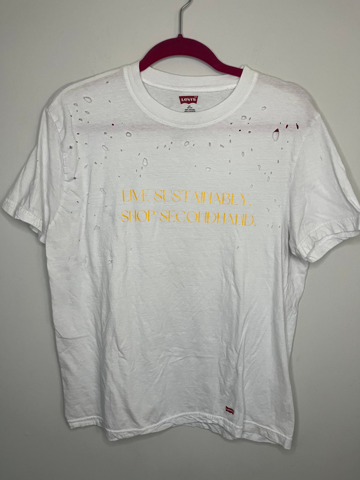 White Live Sustainably Shop Secondhand Levi's Tee w/ Holes | Size L