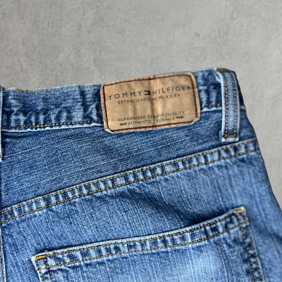 Medium Wash Tommy Jeans | W: 34